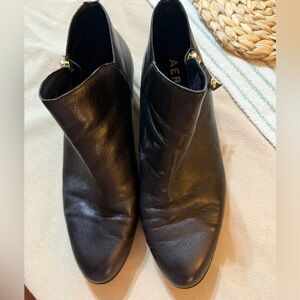 AEROSOLES Sleek Black Ankle Booties size 11